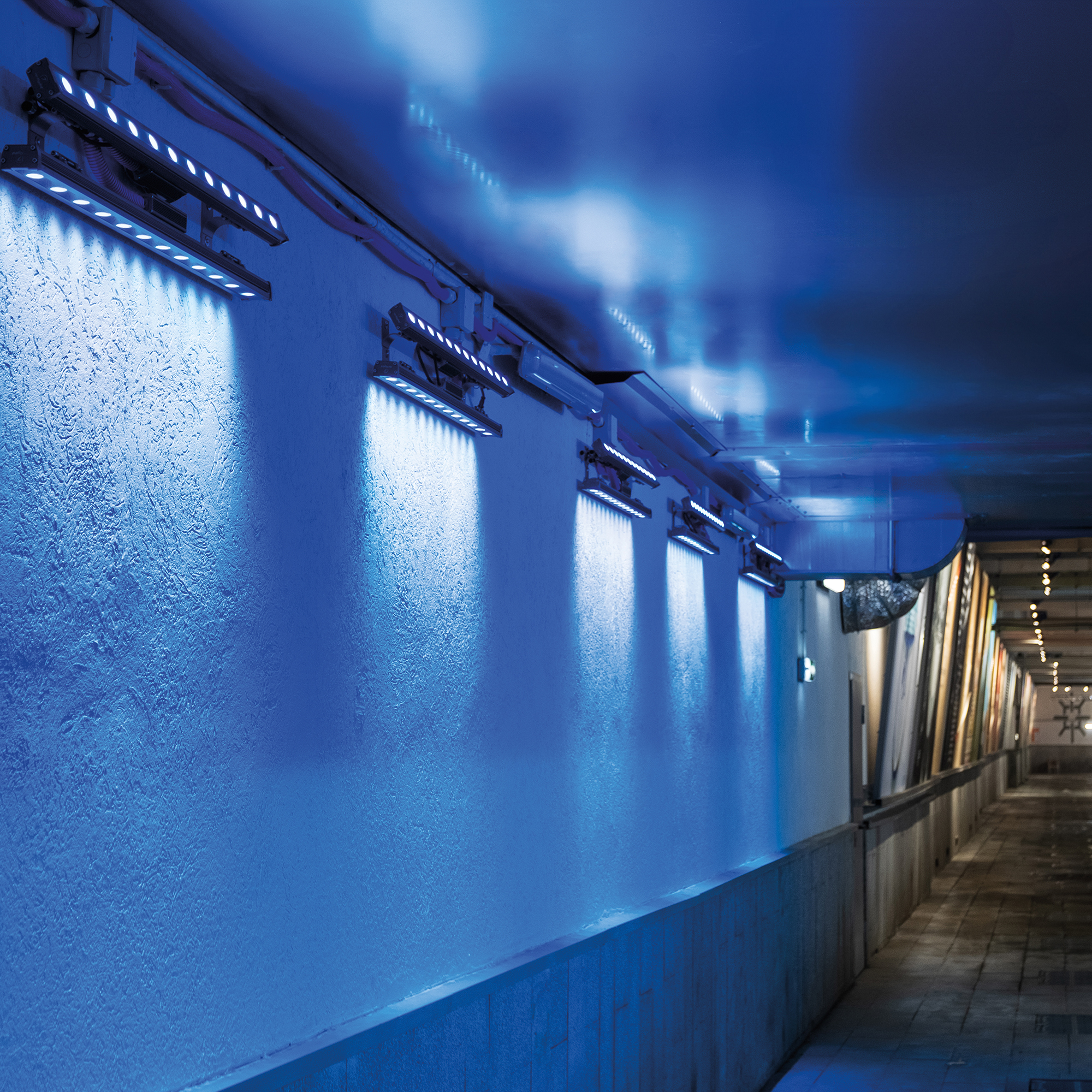 Технический проход стал арт-пространством